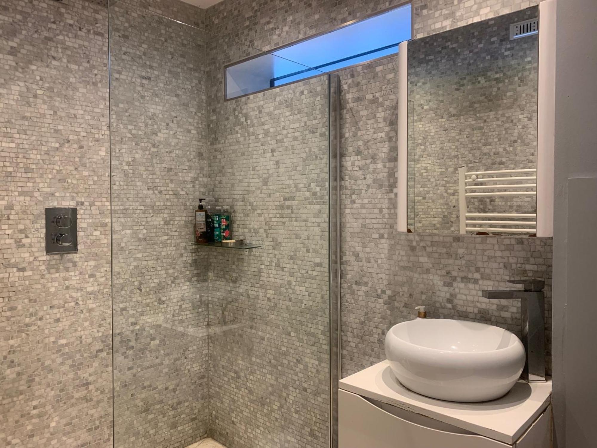 Sanctuary By The Sea With Large Room Including Lounge, Bathroom, Direct Garden Access & Free Parking Brighton Exterior photo