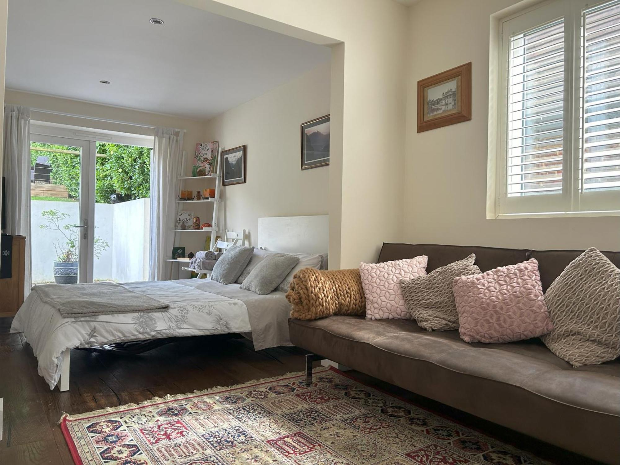 Sanctuary By The Sea With Large Room Including Lounge, Bathroom, Direct Garden Access & Free Parking Brighton Exterior photo